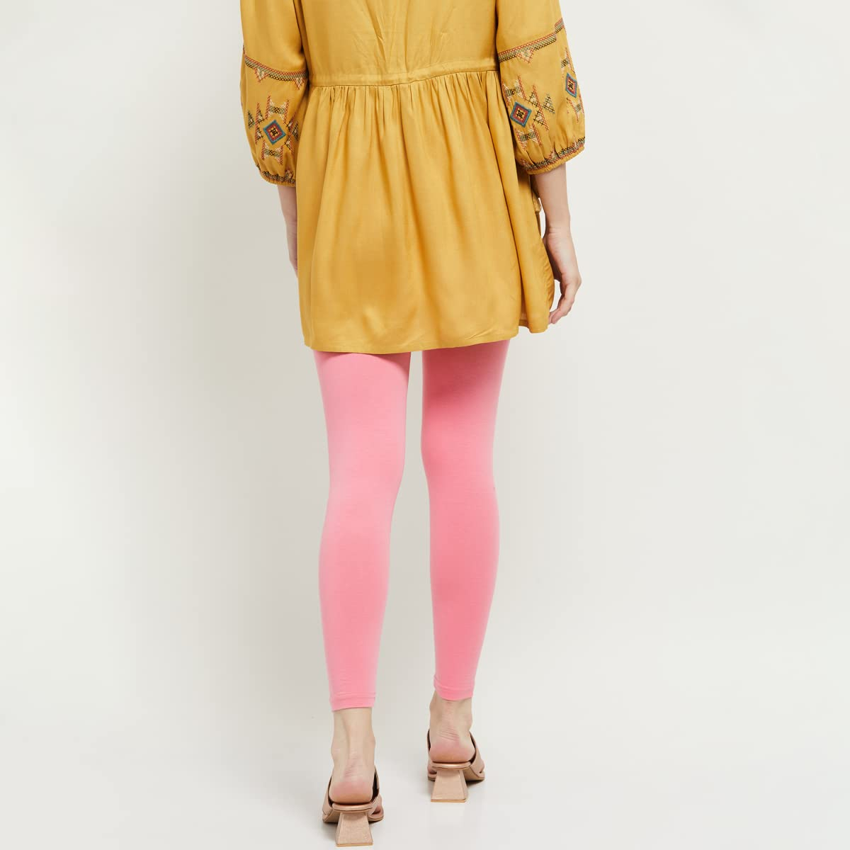 Max Women's Mid-Rise Cotton Leggings - Image 21
