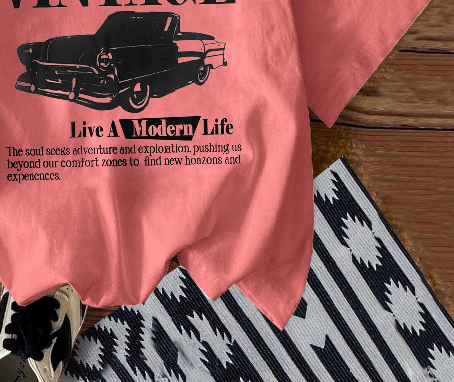 Jawdrobe Women's Vintage-Print Oversized T-Shirt - Image 17